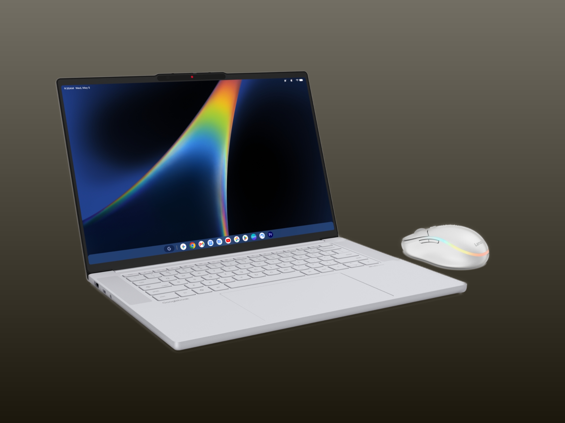 Bílý notebook s barevnou tapetou a bílou myší na tmavém pozadí, pohled z boku.